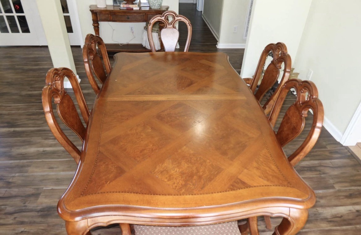 Dining table w/ chairs  + foyer table