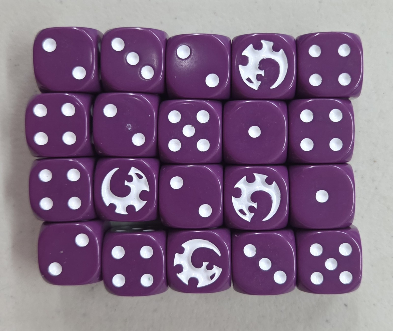 Genestealer Cults Dice Warhammer 40K 20 x 16mm Dice, OOP Kill Team