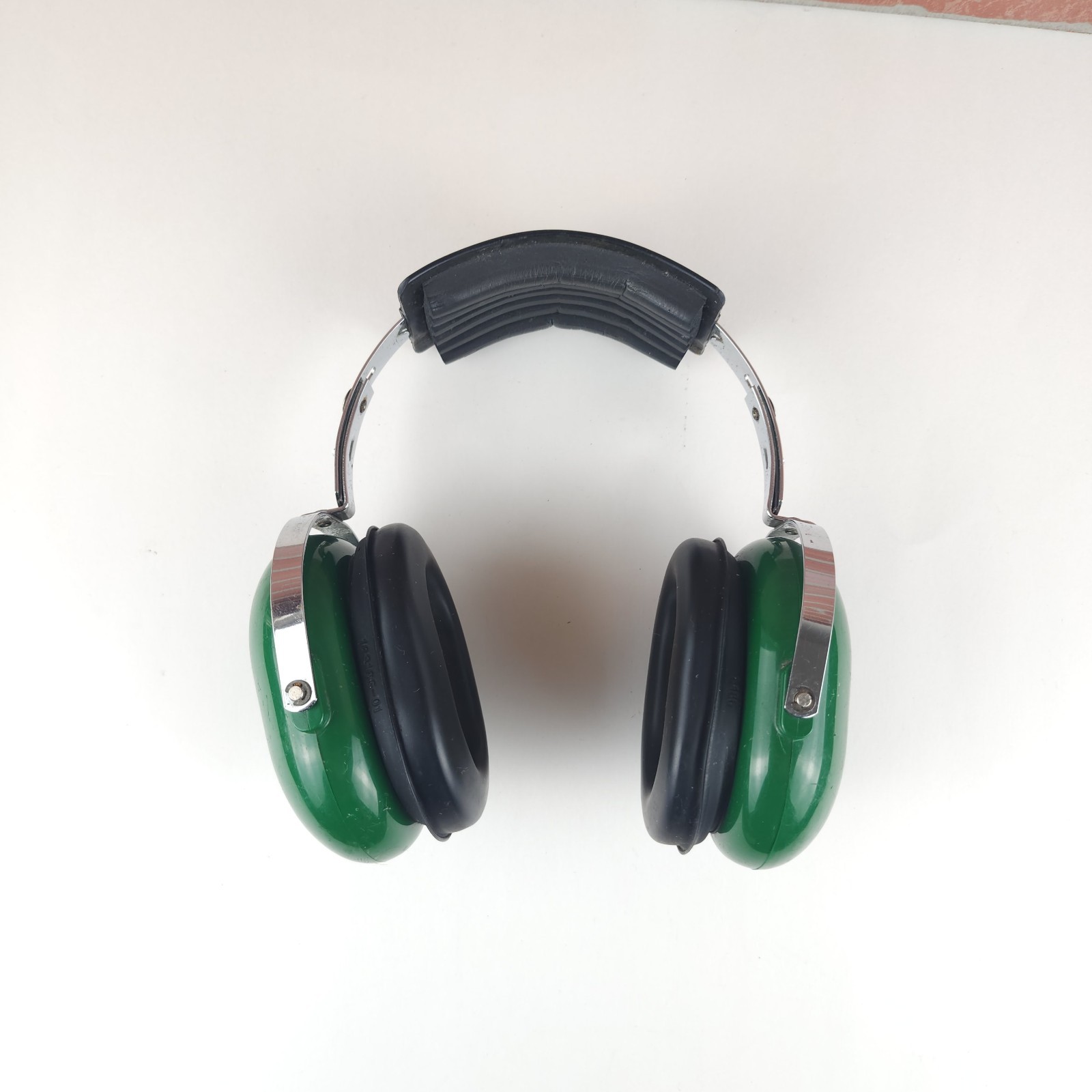 Vintage David Clark Straightaway Model 10A Hearing Protector Earmuffs Green USA