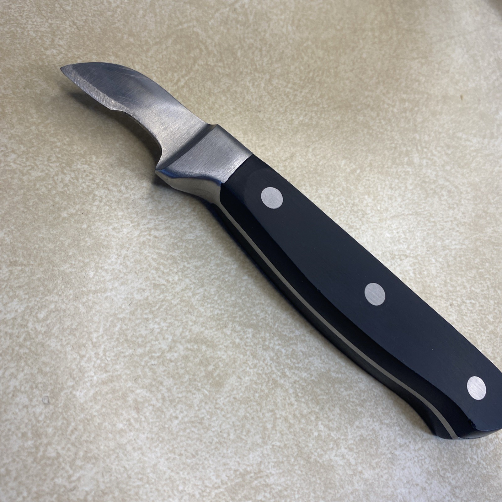 Whittling Knife with Firm Handle, Stropped Sharp, 3-Point Carving Blade
