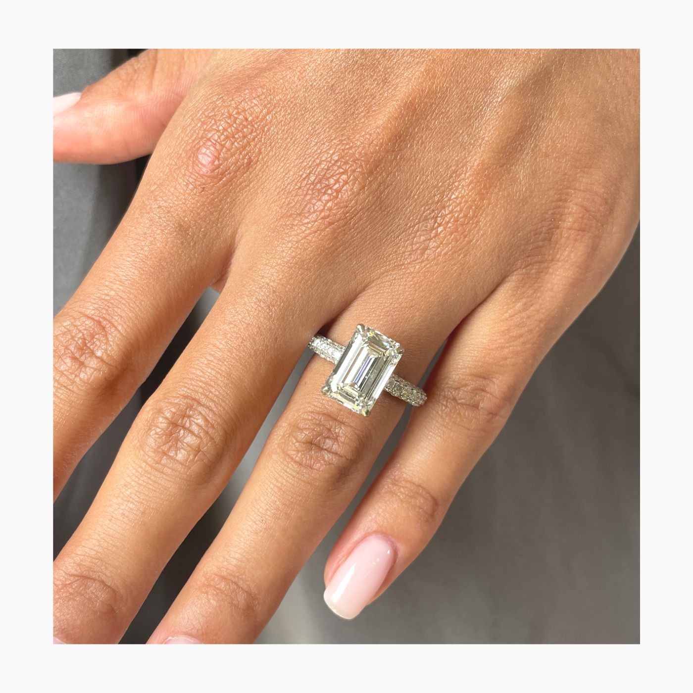 Diamond Engagement Ring Emerald IGI Certified VS1 F 4.2 Carat 14K White Gold
