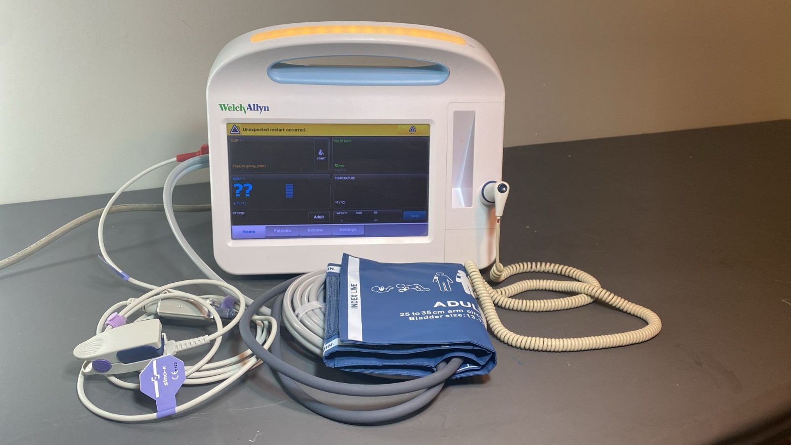 Welch Allyn Connex Patient Vital Signs Monitor VSM6000 w/accessories new battery