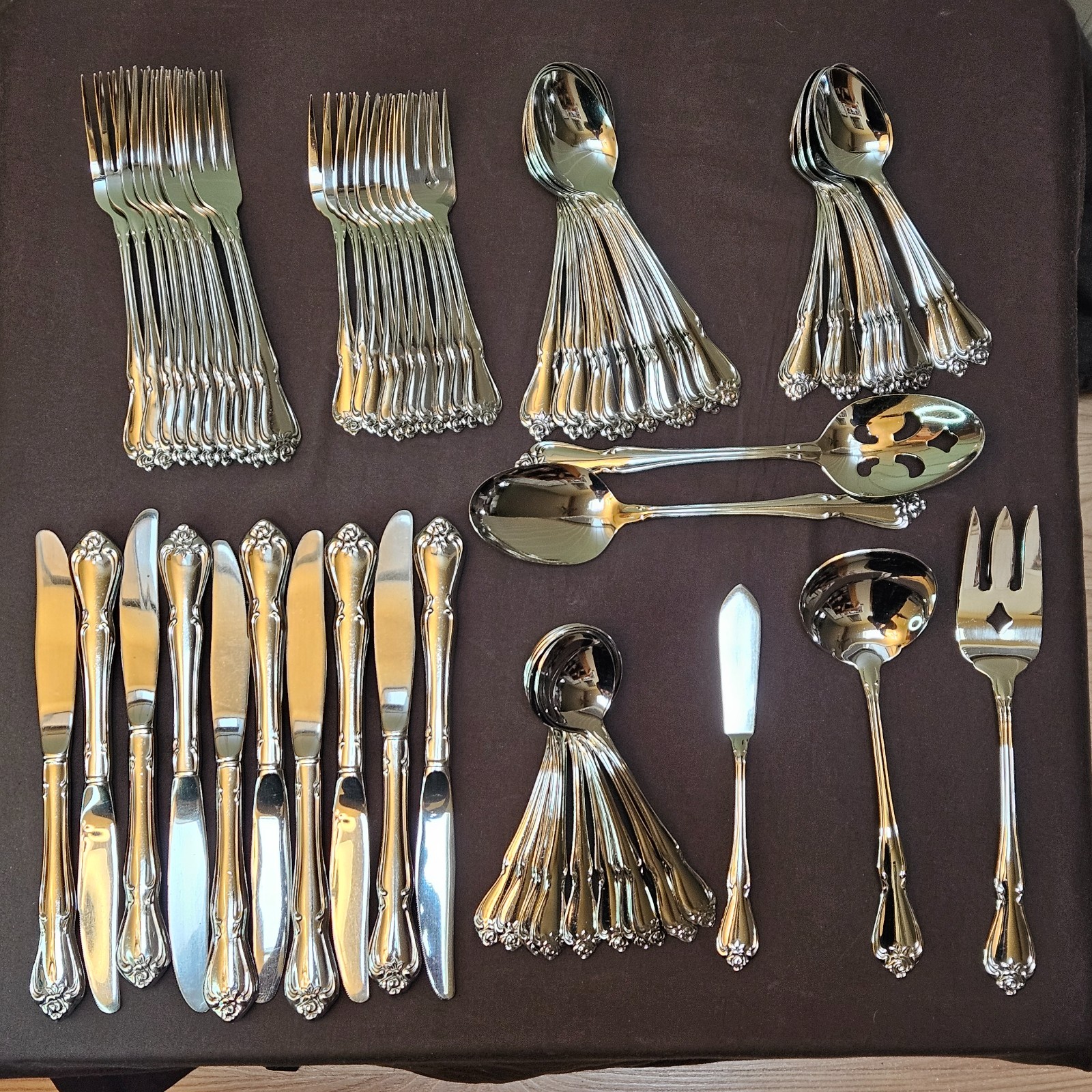 Onieda ARBOR ROSE Stainless Flatware 65 Piece 10ea 6 pc Place Settings 5 Serving