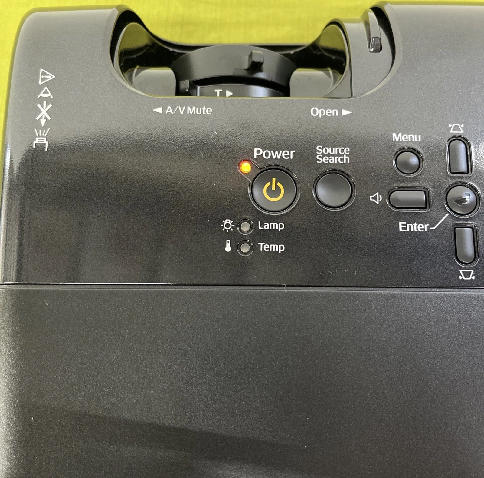 Epson Powerlite 77c EMP-X5 Projector w/Case & Remote (16 Lamp Hours)