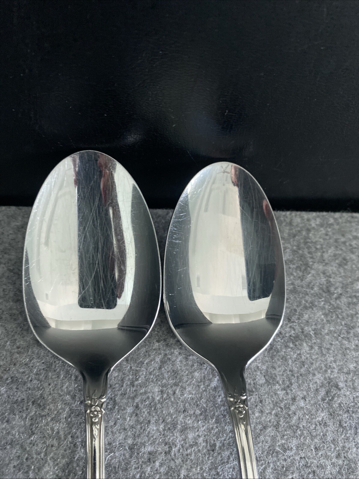 2 Oneida Distinction KENNETT SQUARE Stainless HH Servings Spoons Flatware