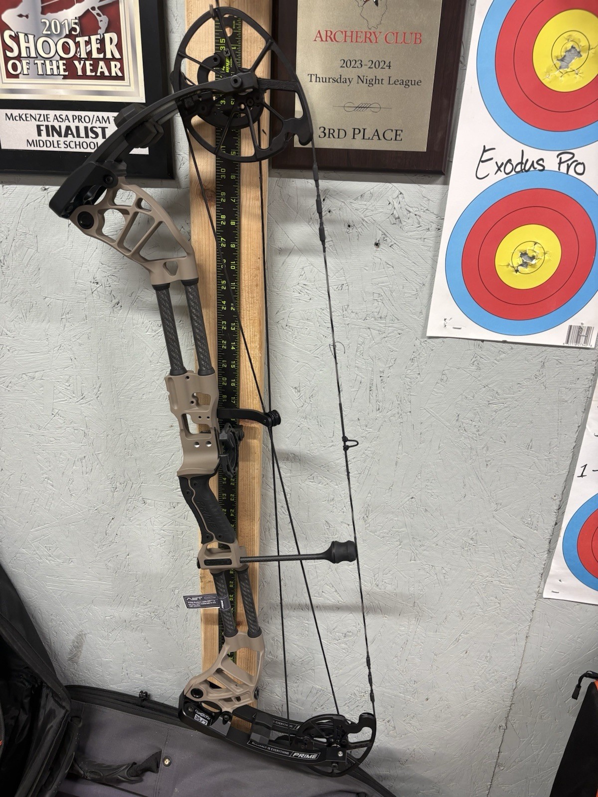 Prime Divide 35/7 Rh 70 Pound Terrain/Black Compound Bow