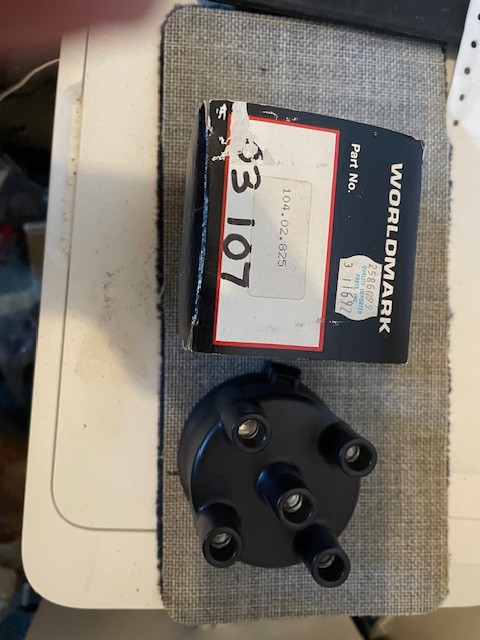 03 107 104.02.825 Nissan Distributor Cap