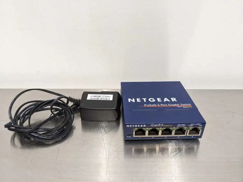Netgear GS105v4 ProSafe 5 Port Gigabit Switch v4 with Cord - Tested
