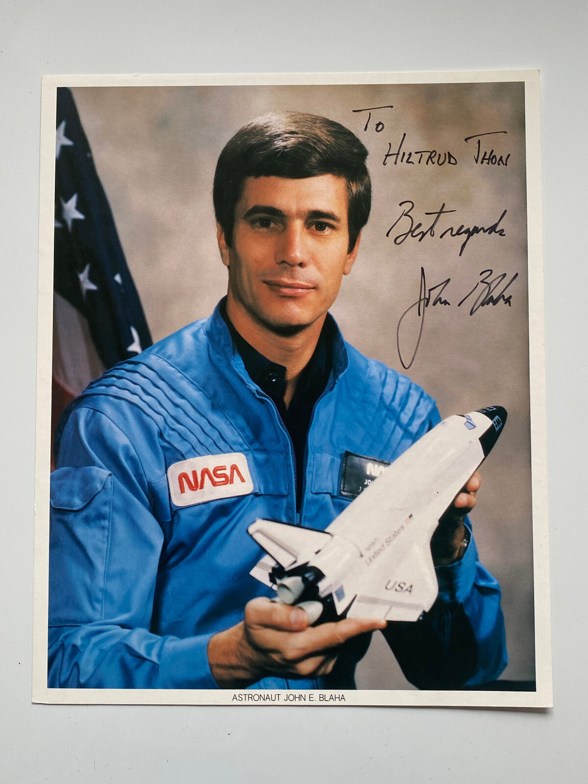 Astronaut John E. Blaha - NASA - Original Autograph - Large Photo 25x20cm