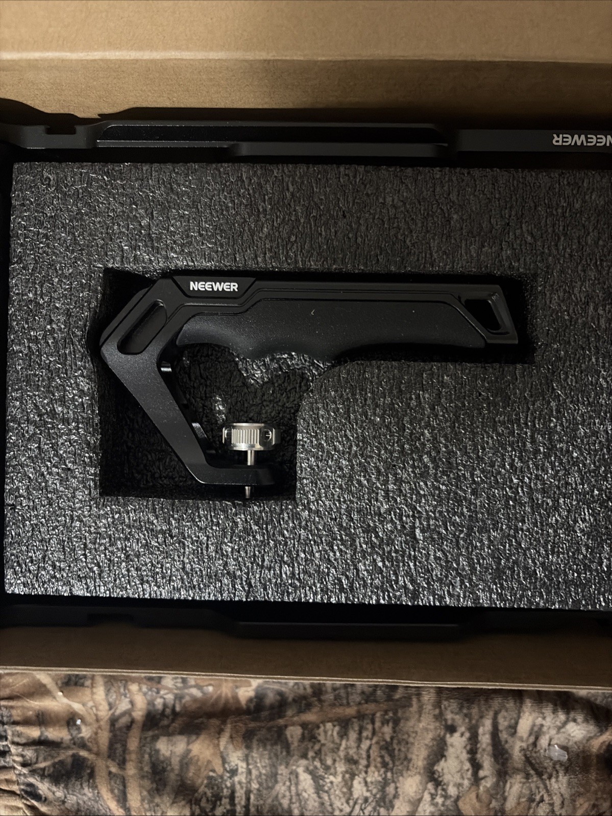 NEEWER Universal Camera Cage with ARRI Handle – Arca Base, CA016T Rig Kit