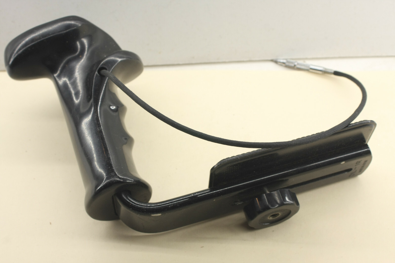 Sunset Flash Camera Bracket with Cable Release DL - 1R - Cable Sticking USED J22