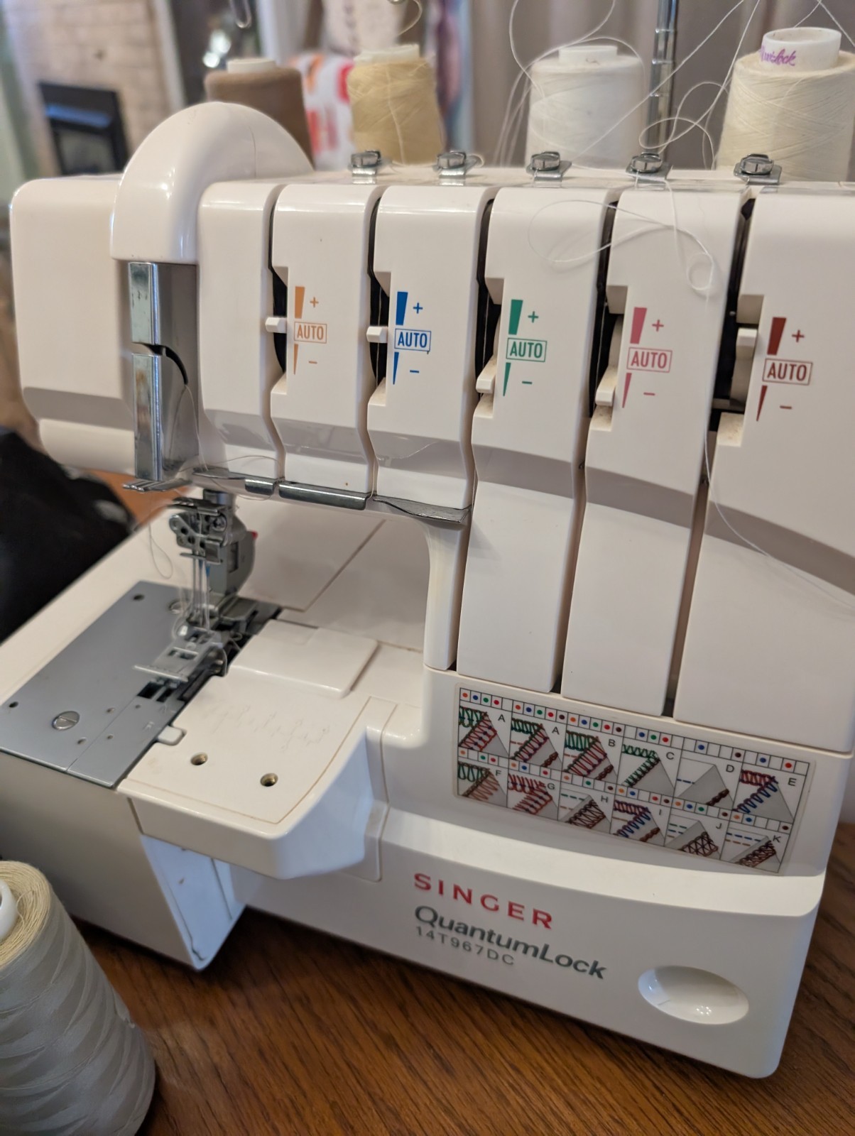 Singer QuantumLock 14T967DC 5-Thread Overlock Sewing Machine