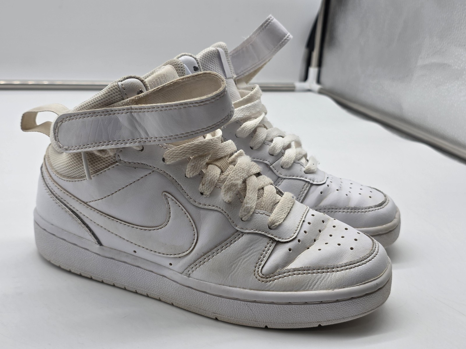 Nike Shoes Youth Size 4.5Y White Court Borough Mid 2 Sneakers CD7782-100 Damage