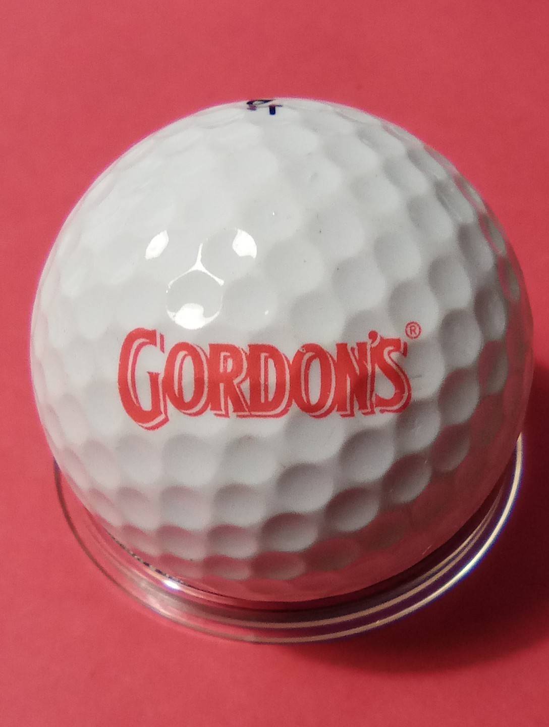 GORDON'S LIQUOR COMPANY LOGO GOLF BALL GREAT FOR ANY VINTAGE COLLECTION!