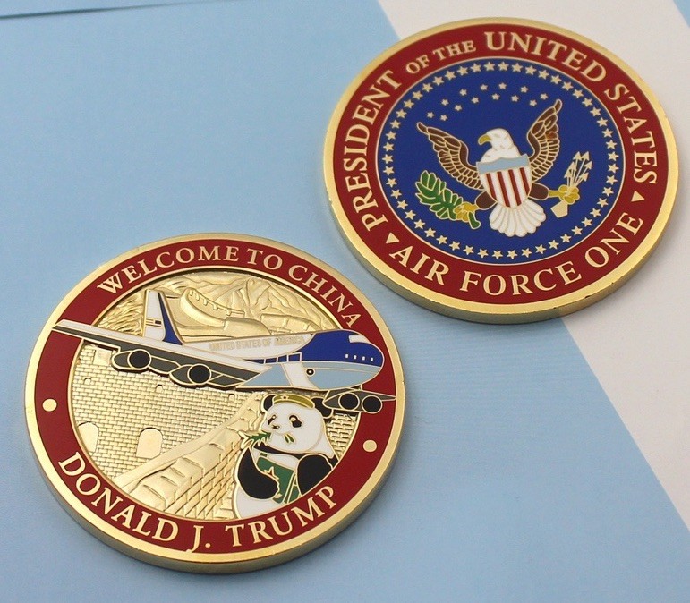 PRESIDENT DONALD J. TRUMP AIR FORCE ONE  Challenge Coin Great Wall Of China