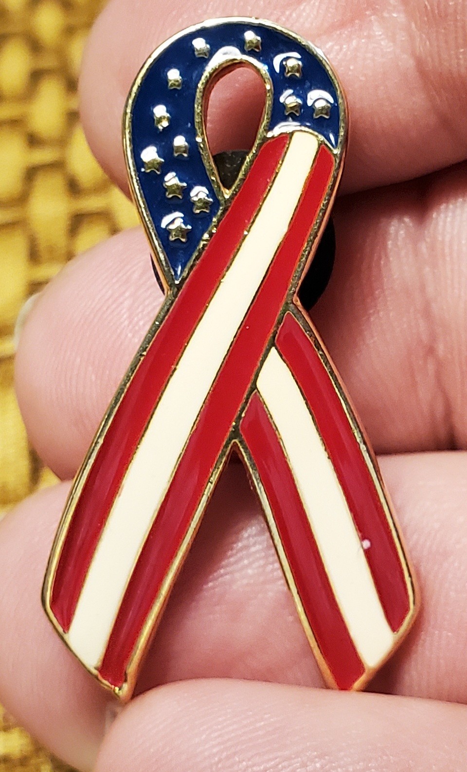 PATRIOTIC LAPEL PIN-AMERICAN FLAG RIBBON