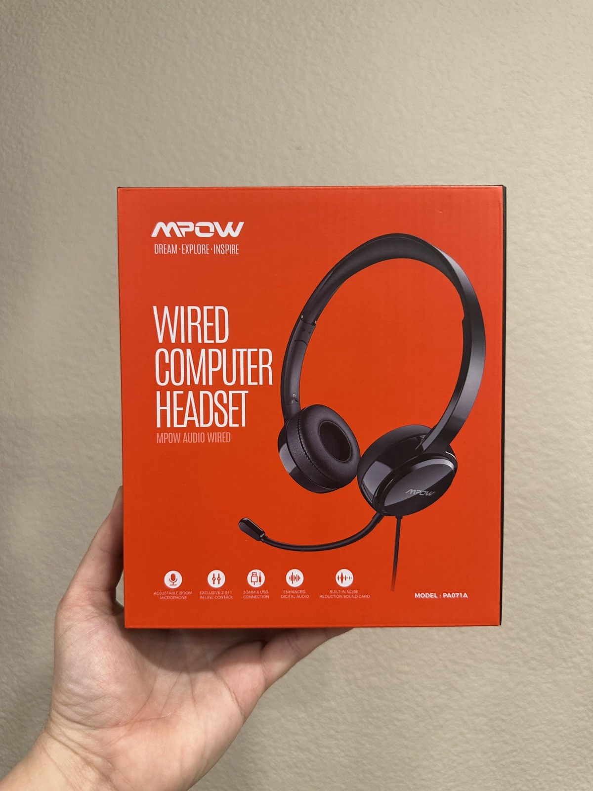 New Computer Headset/Microphone combo with volume and mute controls