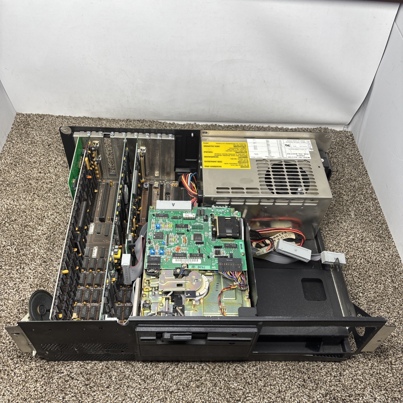 IBM 5160 XT FOR PARTS BOOTS TO BASIC Vintage Personal Computer Retro READ