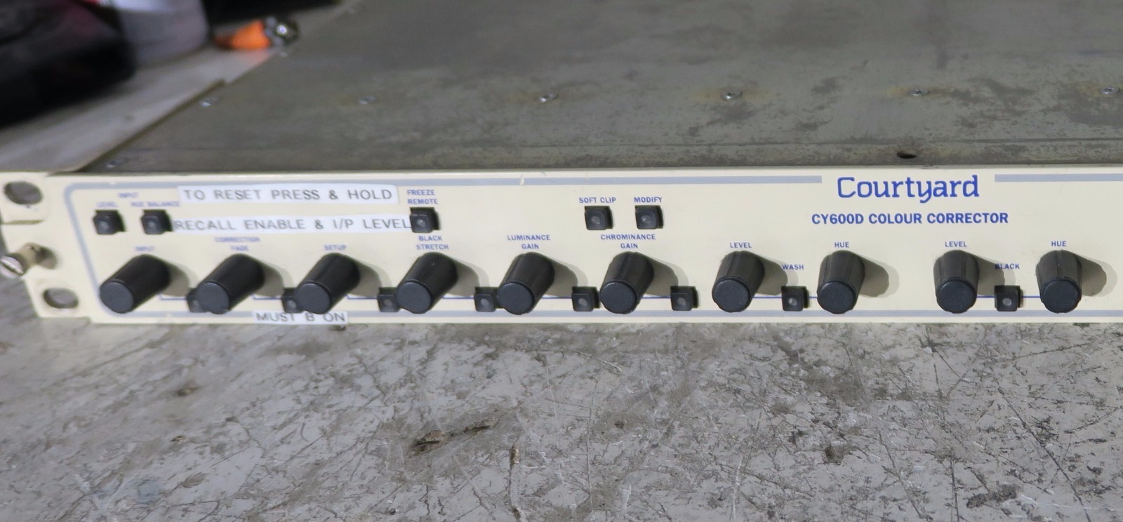 Courtyard cy600d colour corrector