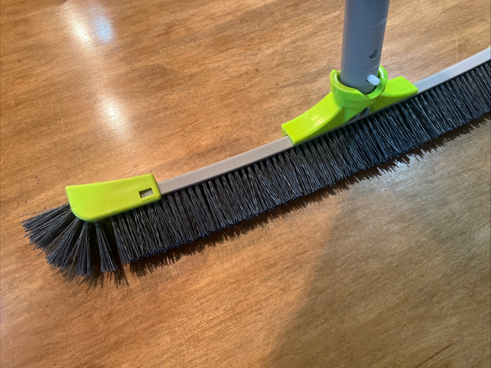 22” Animal Pebble Pool Brush (Grit Bristle)
