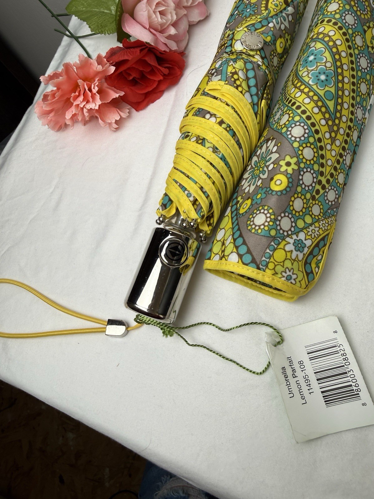 Vera Bradley Lemon Parfait Automatic Umbrella NWT RETIRED Rare 💛