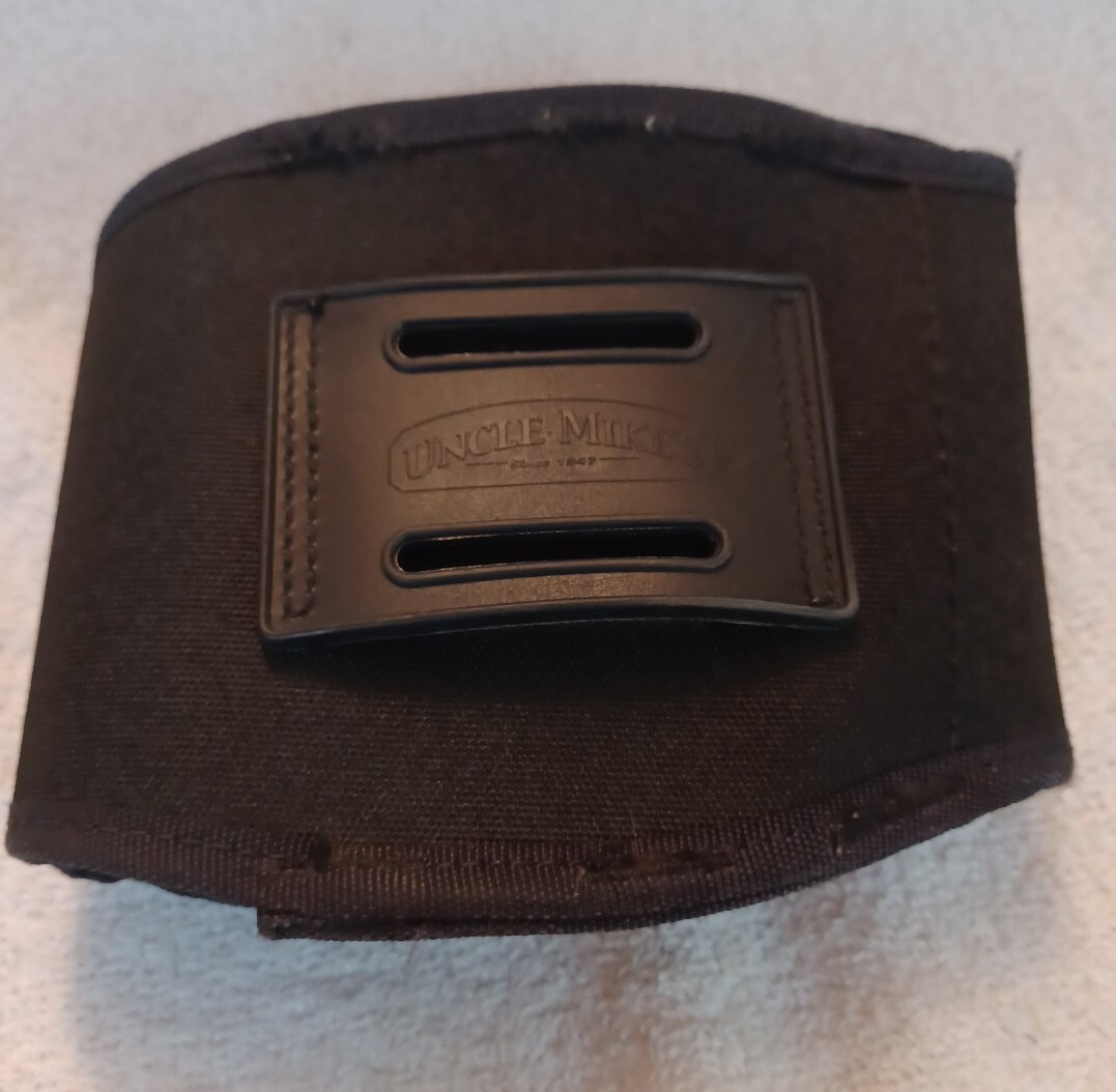 Uncle Mike's Latex Glove Case (A2)