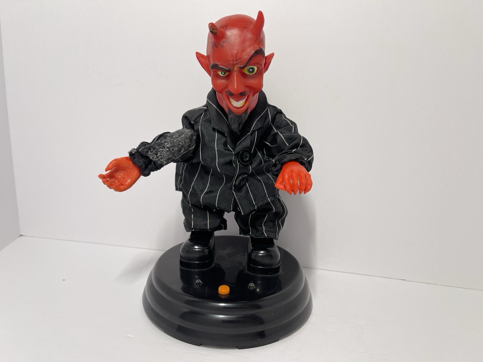 RAPPER DELIGHT Grave Raver Devil Rare UK Exclusive Gemmy Halloween Tabletop Prop