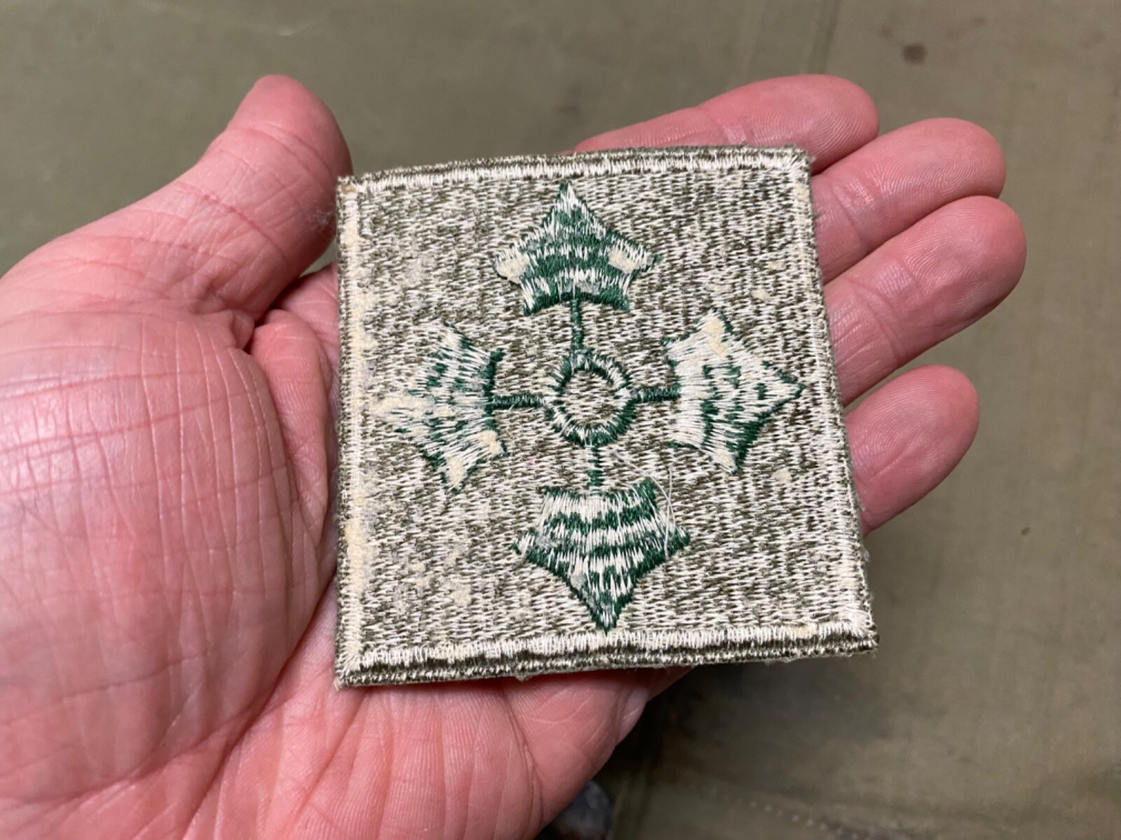 ORIGINAL WWII US ARMY 4TH INFANTRY DIVISION JACKET SLEEVE INSIGNIA PATCH