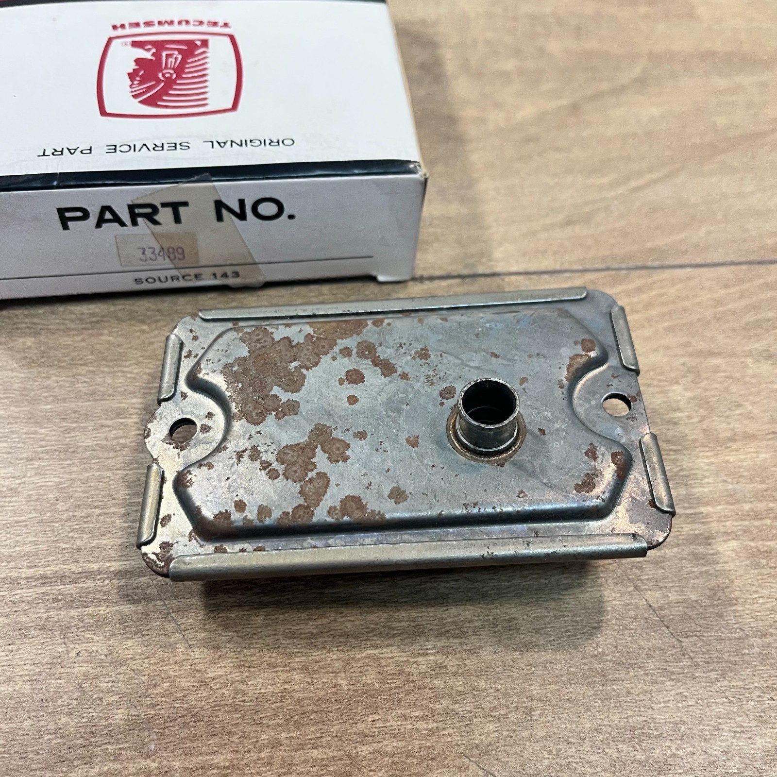 New TECUMSEH OEM NOS BREATHER ASSEMBLY / 33489