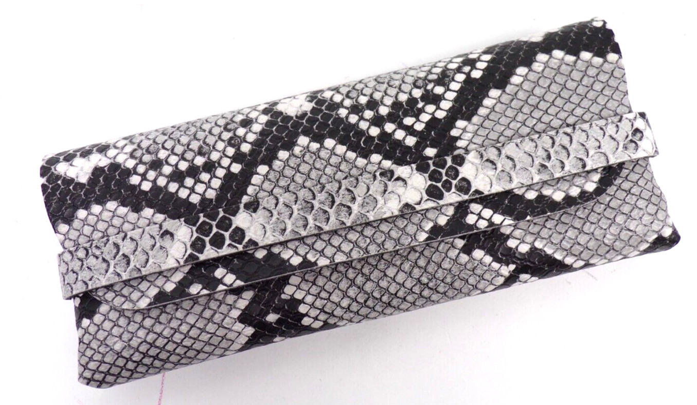 Marvy Bye Bye Blue Light Glass Case Faux Reptile Snake Gray Black 7 x 3"