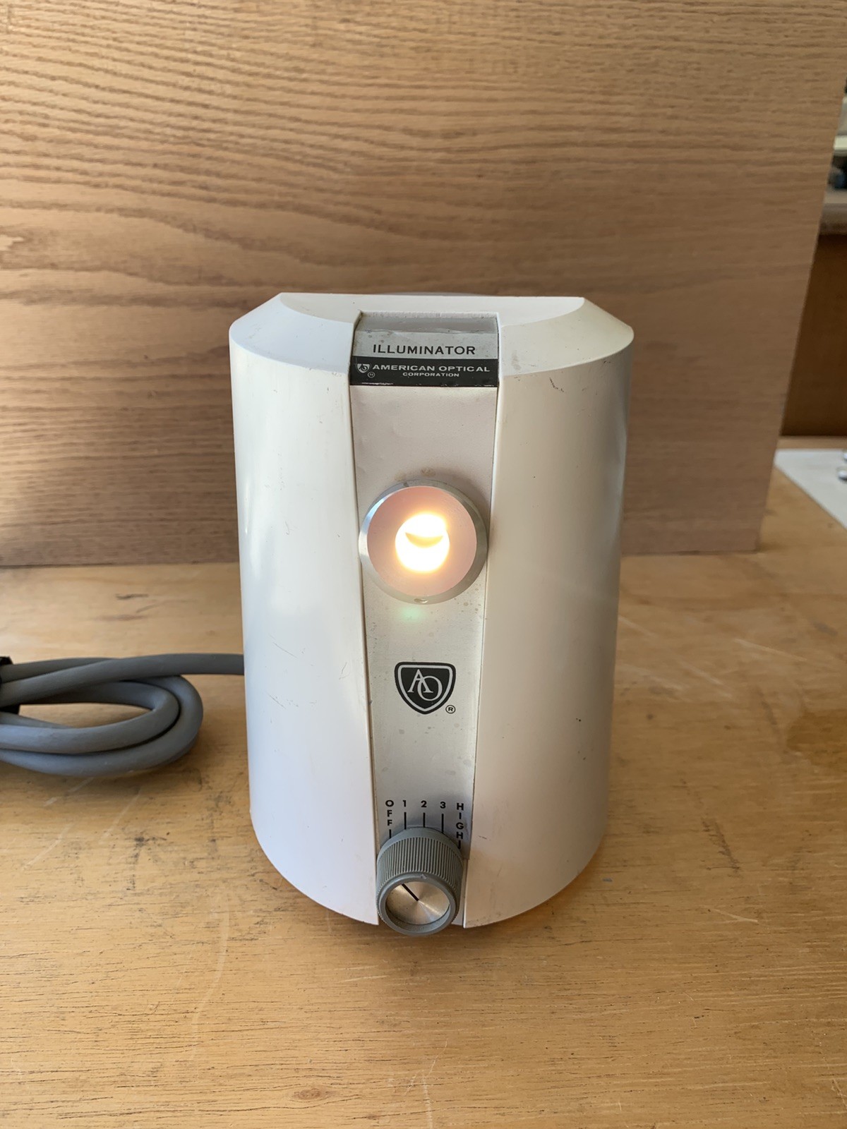 American Optical Fiber Optic Illuminator Model 11-80, Tested