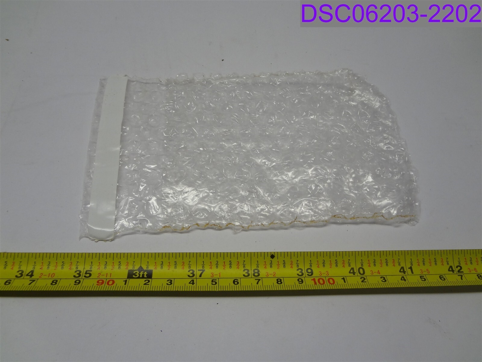 Qty = 1500: Staples 3/16" x 4" x 5.5" Bubble Pouch P/N CB0B45