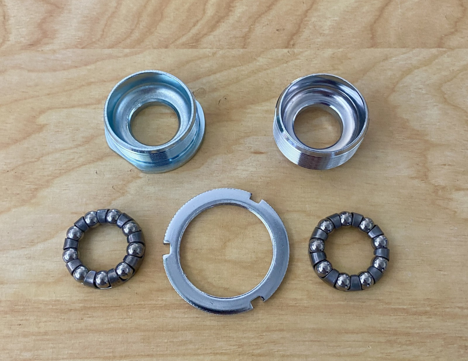 Bottom Bracket Set for 3/Piece Crank 1.37x24tpi 65mm Shell CHROME