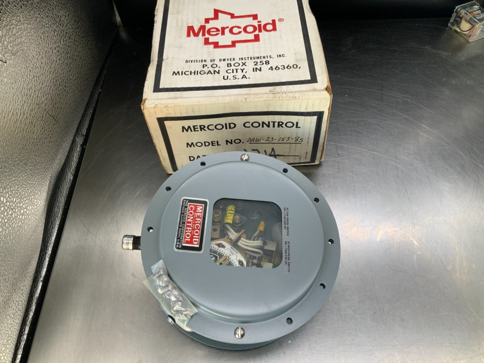 Mercoid Controls DAW-23-153-8S Differential Pressure Switch