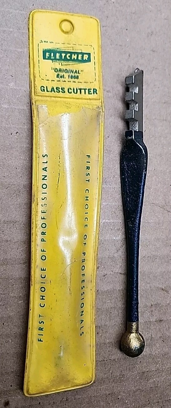 Vintage Red Devil No. 23 / 023 glass cutter, identified by the raised box-letter
