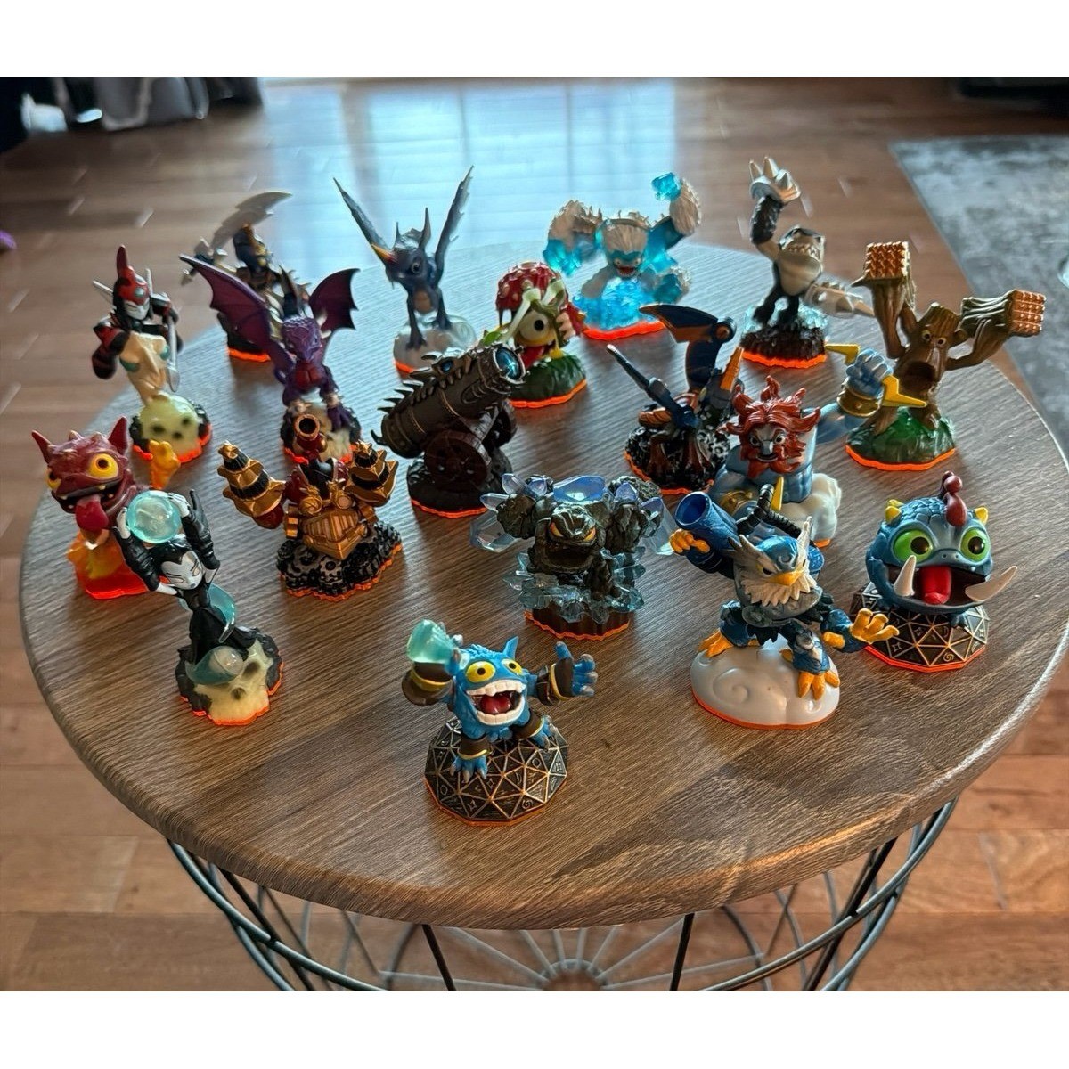 Skylanders Lot of 18 Orange Base Giants
