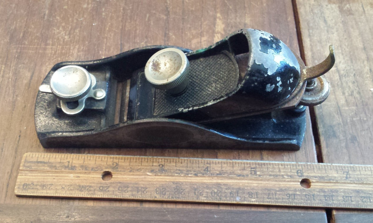 unbranded made in USA 6-inch Wood Plane - used