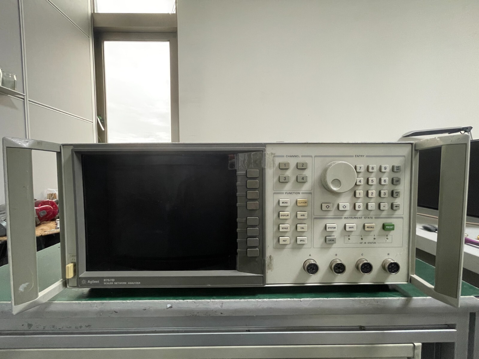 Agilent 8757D Scalar Network Analyzer 10MHz - 110GHz W/ Opt 001 _ 6841
