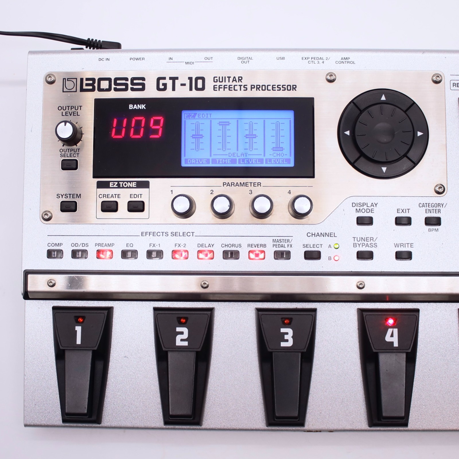 BOSS GT-10 Guitar Effects Processor With Power Supply Multi Effect Pedal AX05765