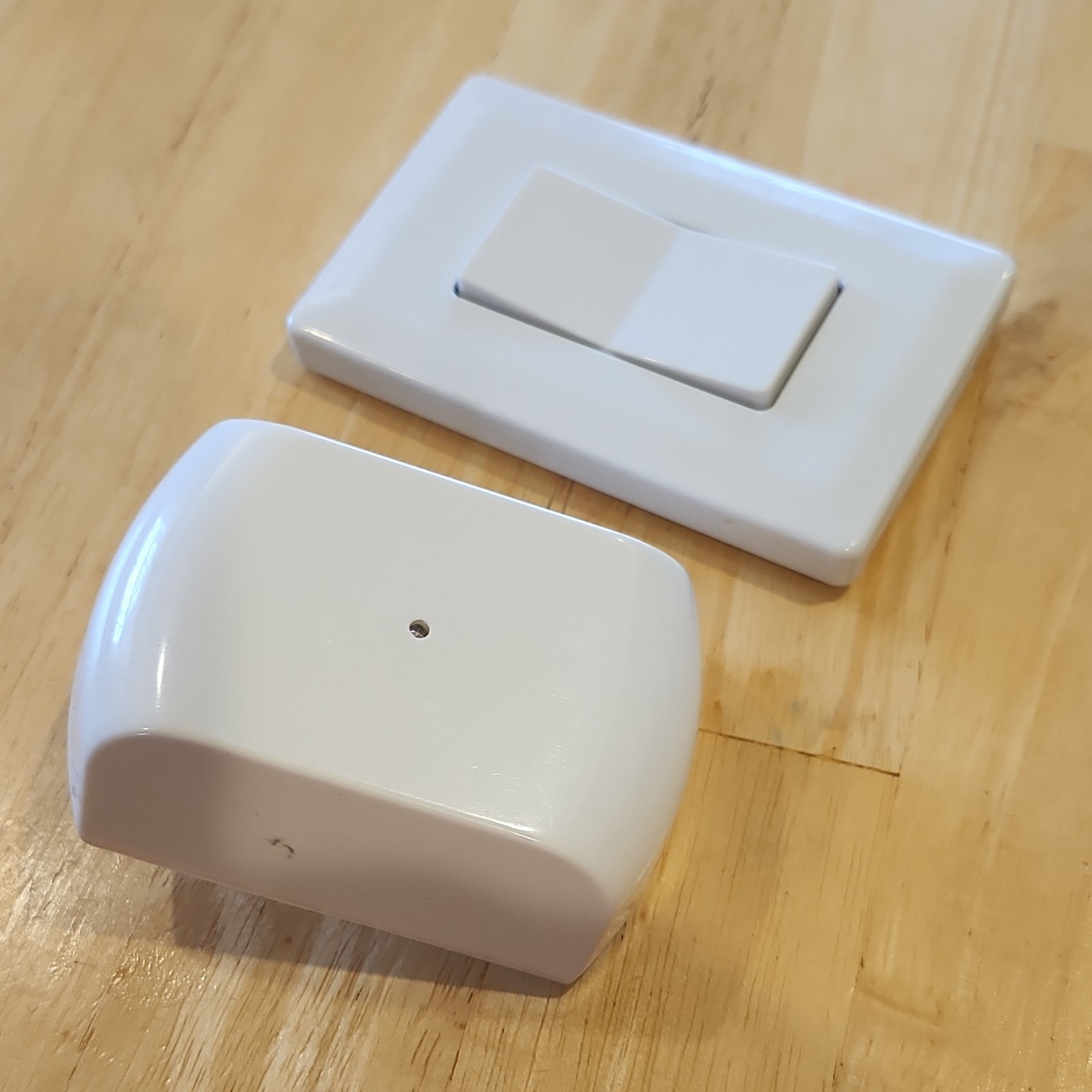 Wireless Switch and Outlet Set Model 98801 AA-001 White 120V
