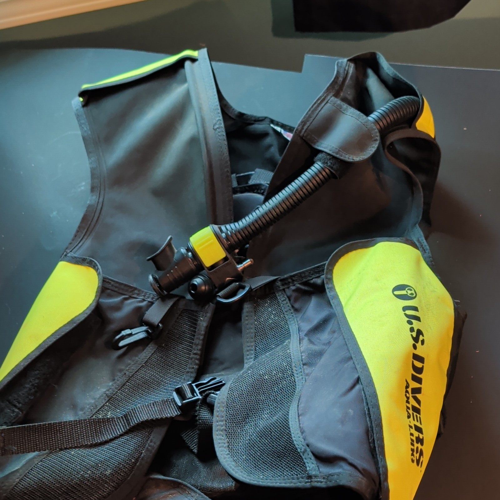 U.S. Divers Sport Series Buoyancy Compensator BCD Scuba Vest Jacket Size M