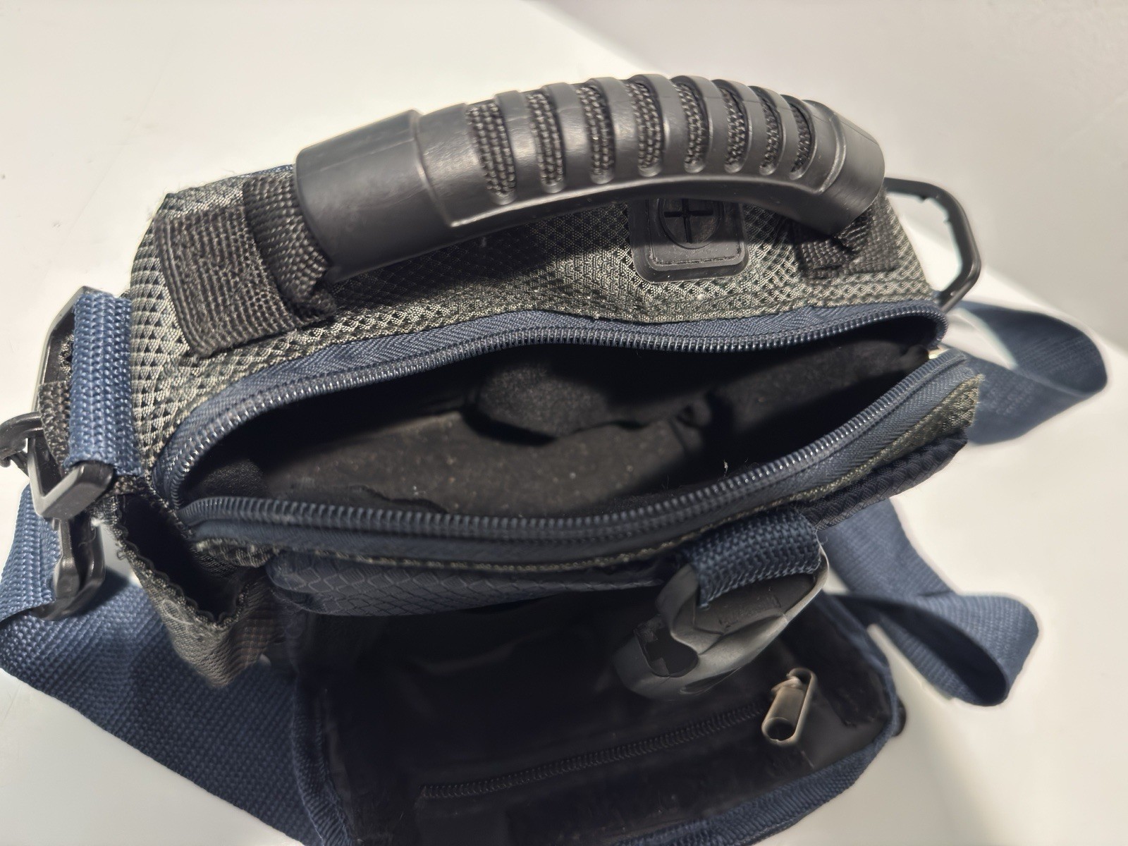 Samsonite Camera Bag w/ Shoulder Strap (SB609BLU) Convenient Multiple Pockets