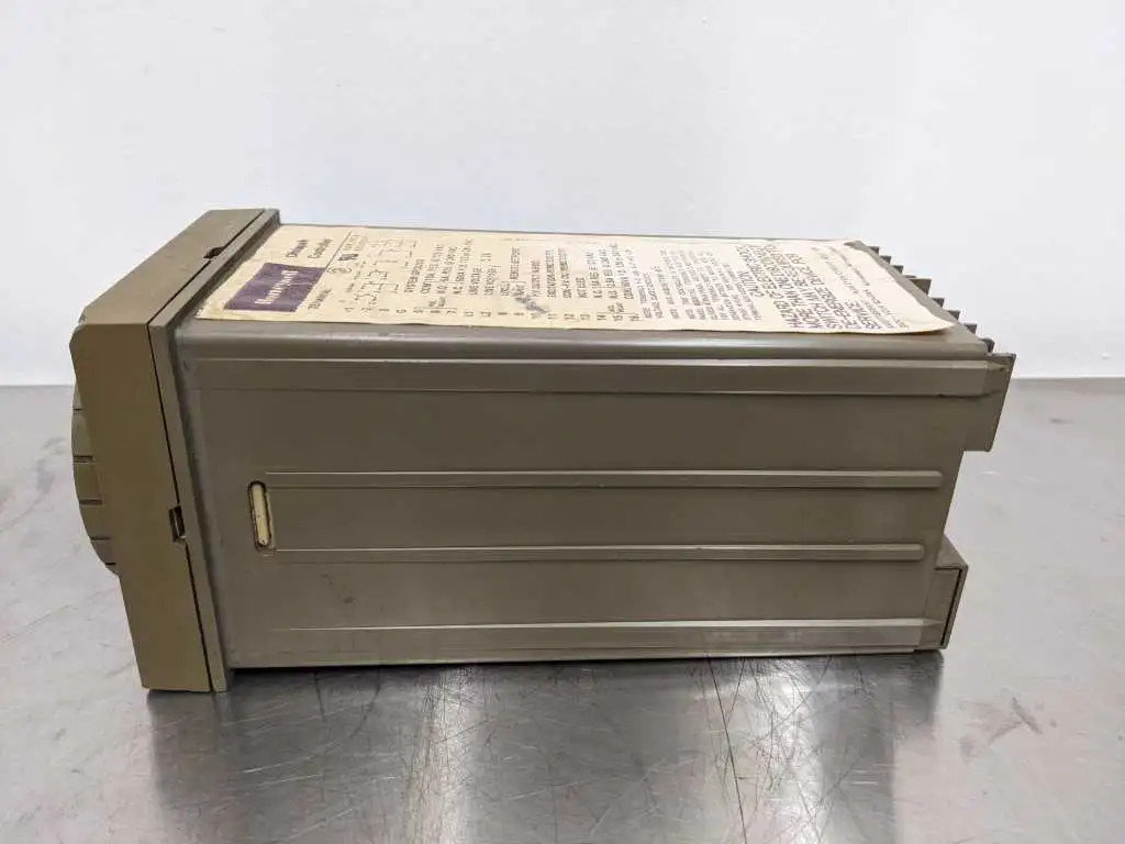 Honeywell AV301AB103 Dialapak Controller Temperature Controller 120, VAC