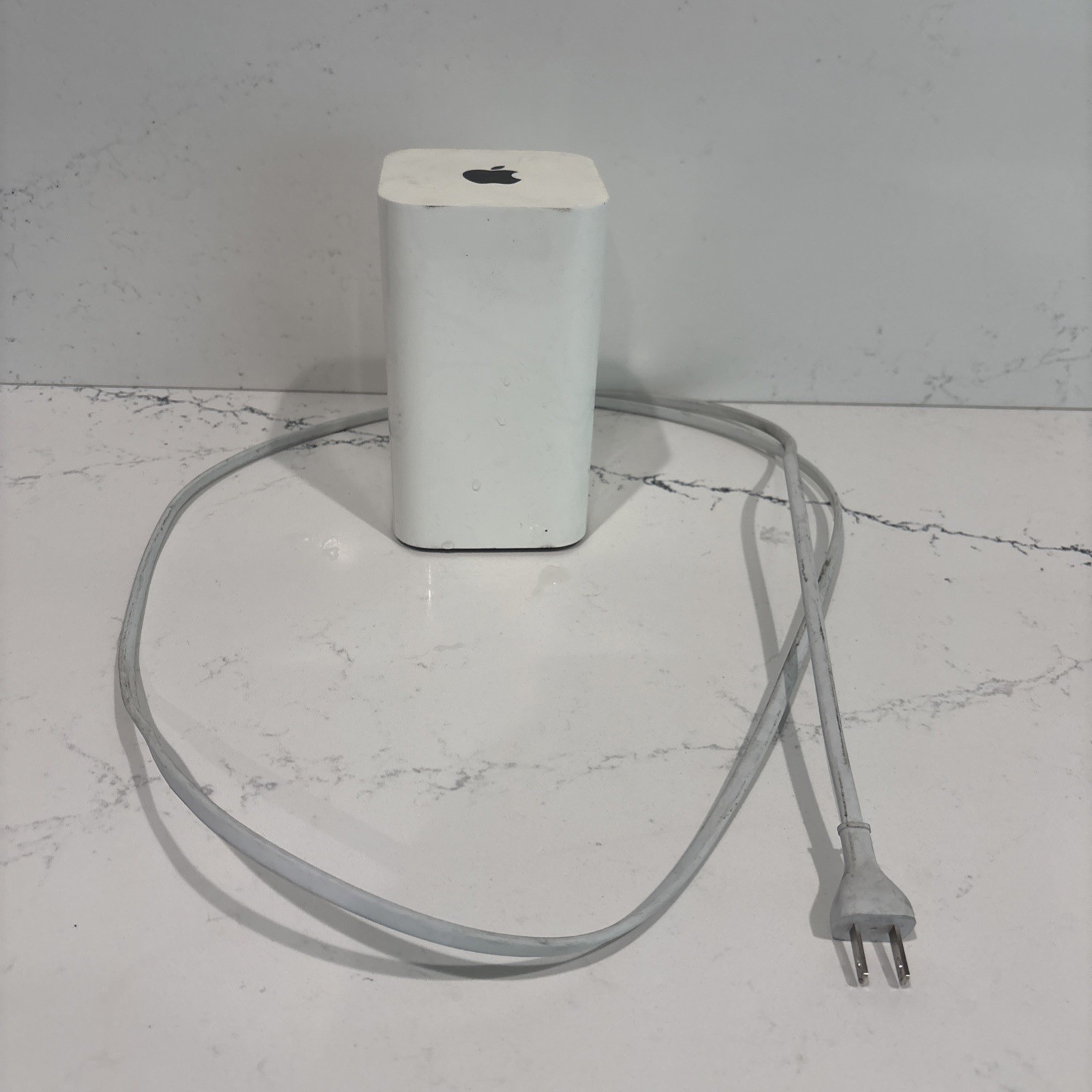 Apple AirPort Extreme Wi-Fi Base Station Router 802.11ac A1521 6th Gen W/ Power