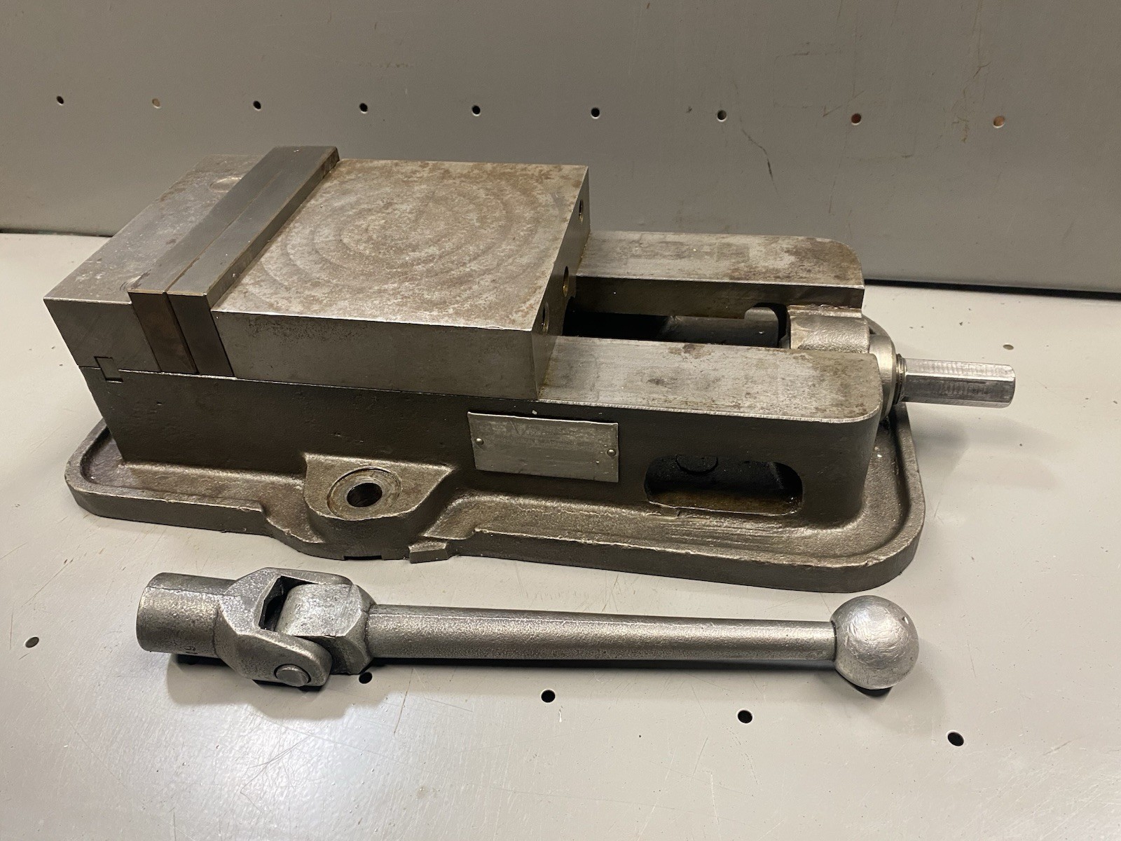 KURT Machine Vise USA D60 Milling Machine Vise 6” Jaws