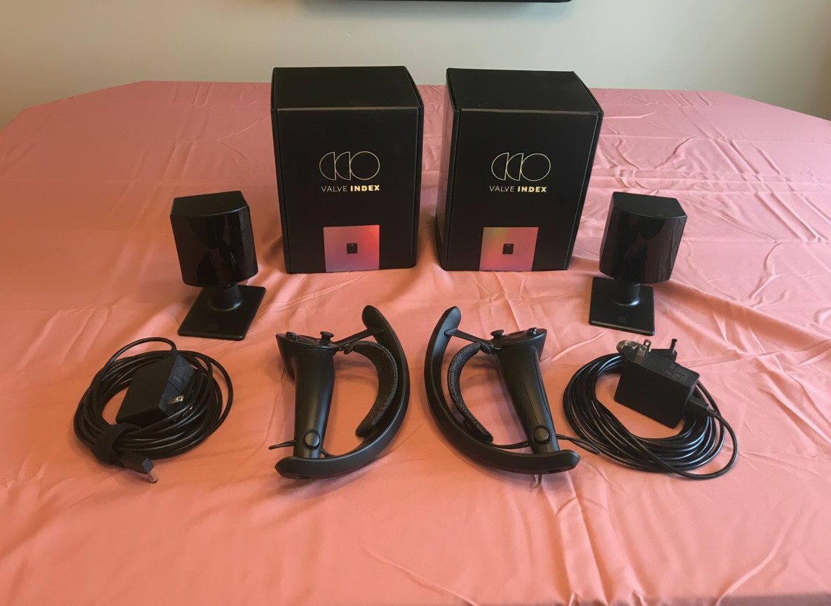 2x Valve Index VR Base Stations 2.0 and 2x Valve Index VR Controllers "Knuckles"
