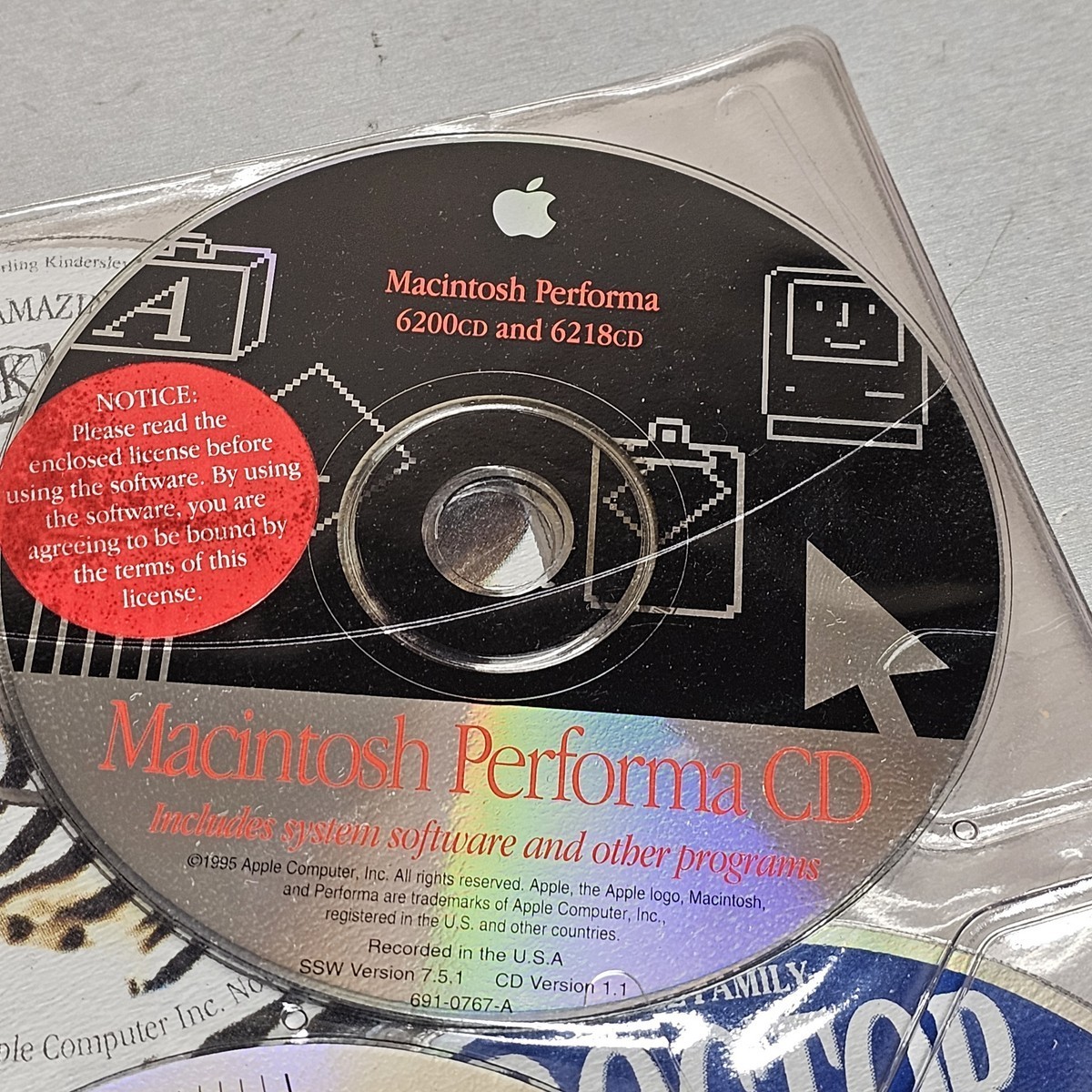 Apple Macintosh Compact Discs CD-ROM Storage Binder Case Vintage