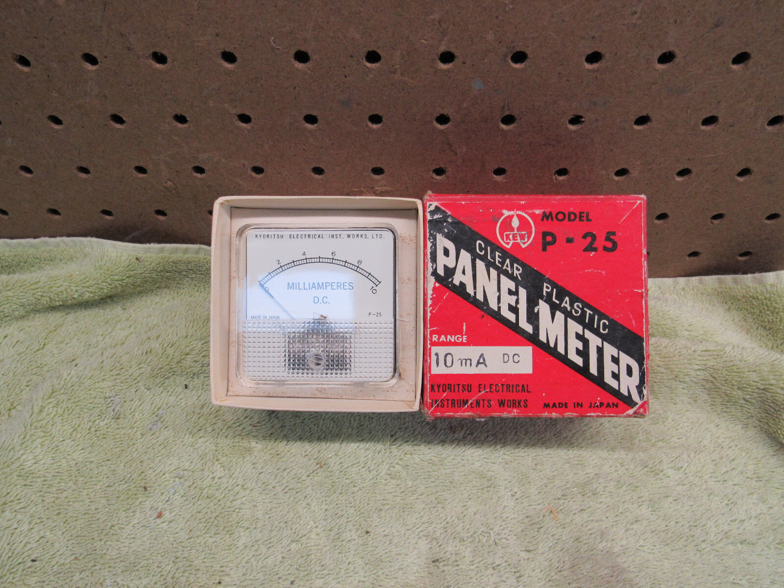 NOS Kyoritsu P-25 10 ma Milliamperes D.C. Panel Meter 2 Jewels