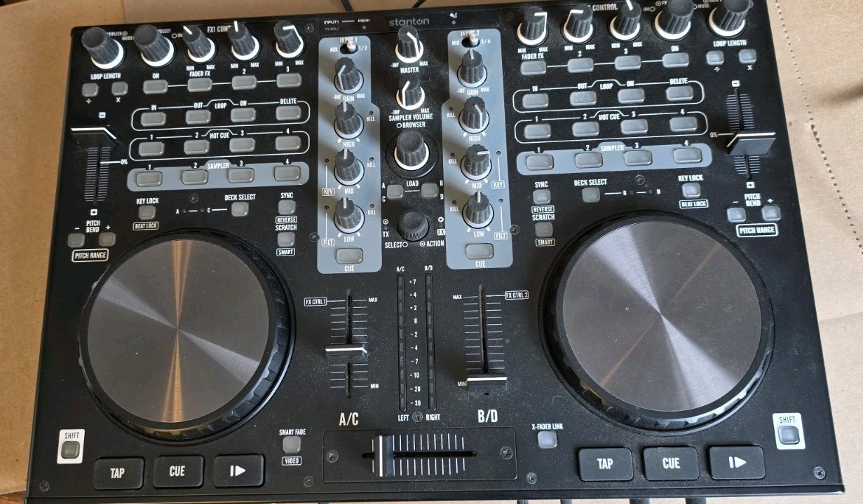 Stanton SCS.4DJ Digital DJ Mix Station DJC4 MIDI Controller
