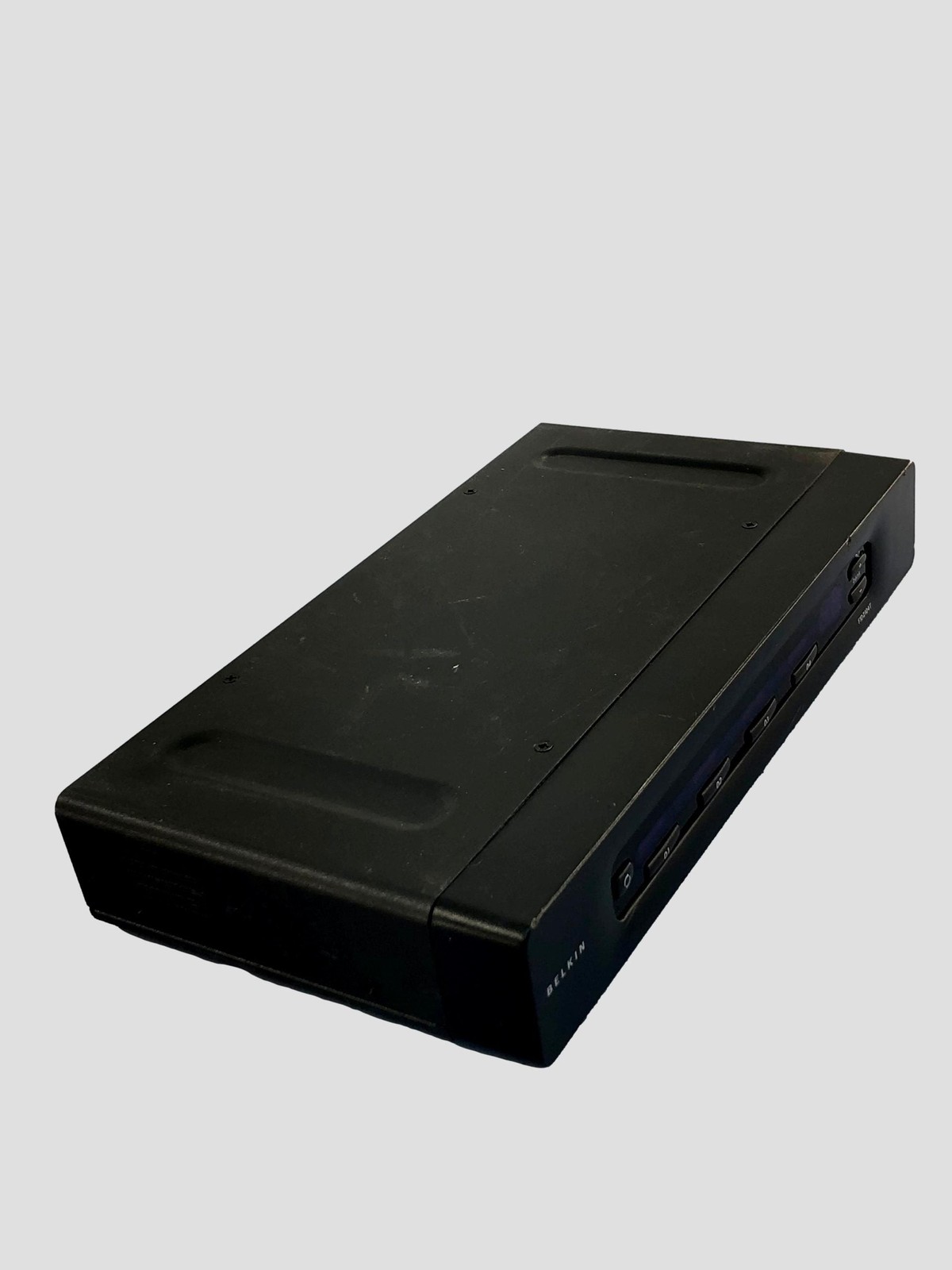 Belkin F1DZ104T OmniView SE Plus 4-Port KVM Switch